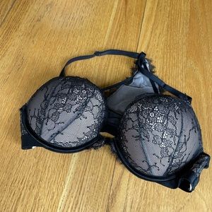 Victoria’s Secret bombshell bra
